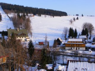 Pohled na zasněžené okolí čenkovic